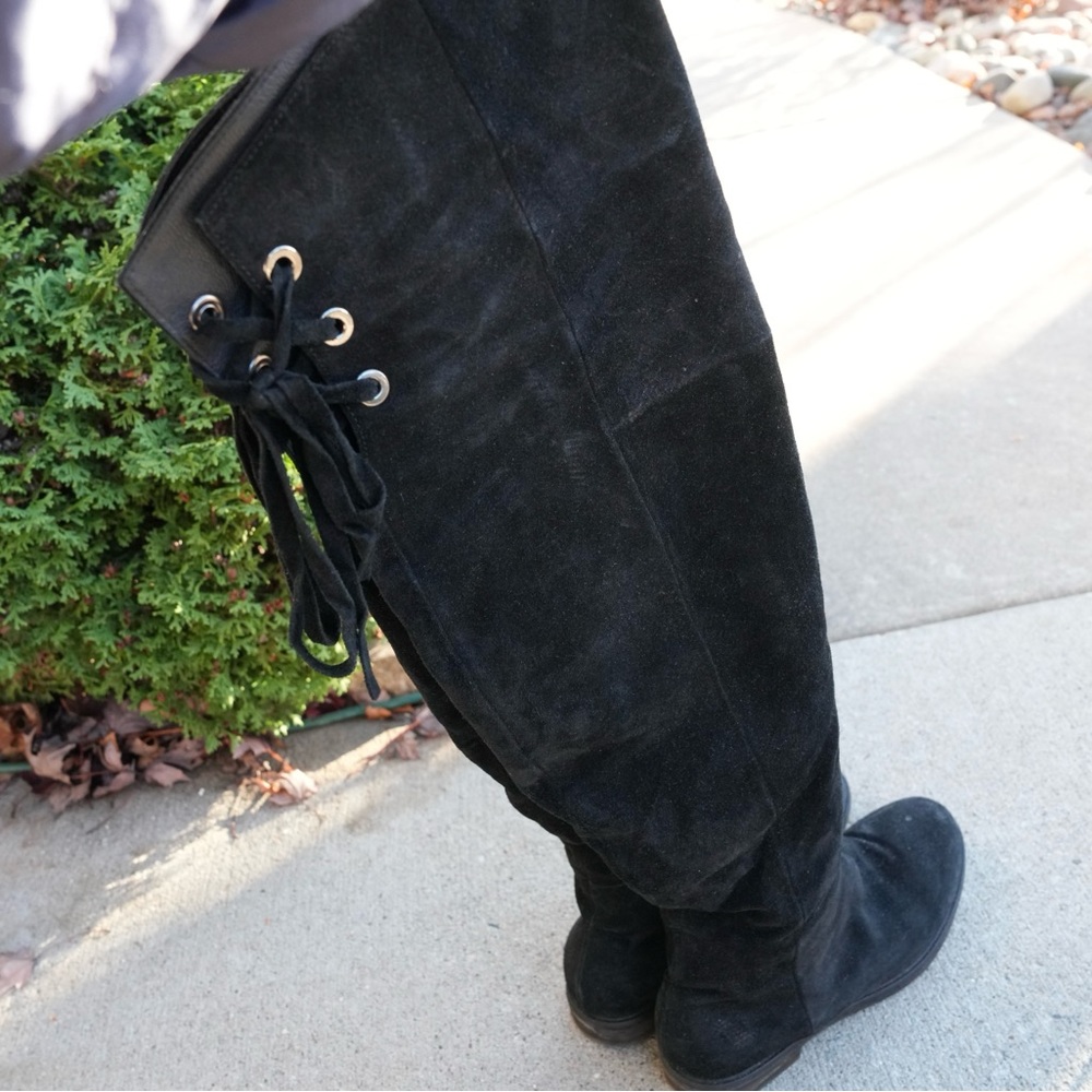 Over knee ❄️ boots. Brand “Brand Vic”. 
Fur lining.